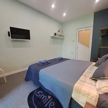 Apartment Sea Vibes - Free Public Parking, Wifi, Cable & Smart Tv, 0,9 Km To *